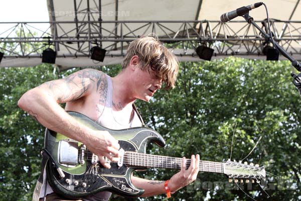 THEE OH SEES - 2010-06-06 - PARIS - Parc de la Villette - 